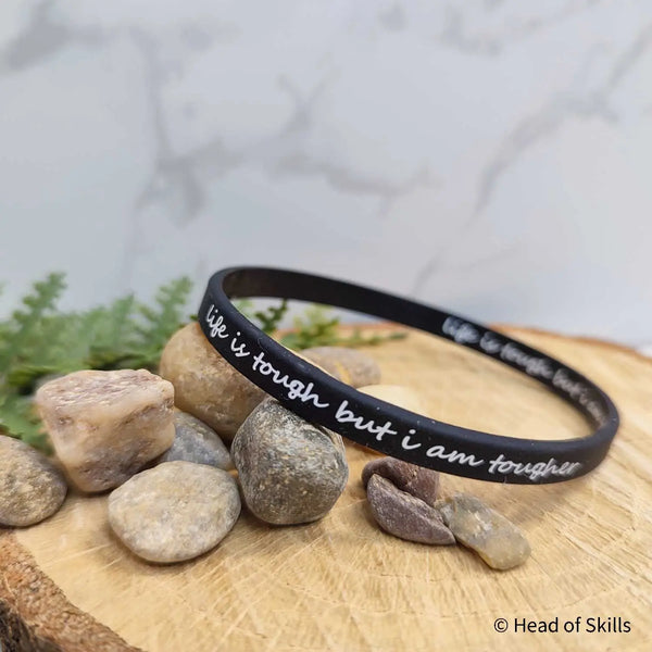 Silikon Armband Slim "Life is tough"